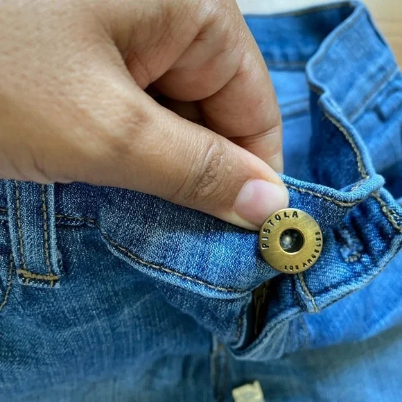 Authentic PISTOLA Ivy Distressed Uneven Fray
Hem Skinny Jeans - Picture 10 of 10